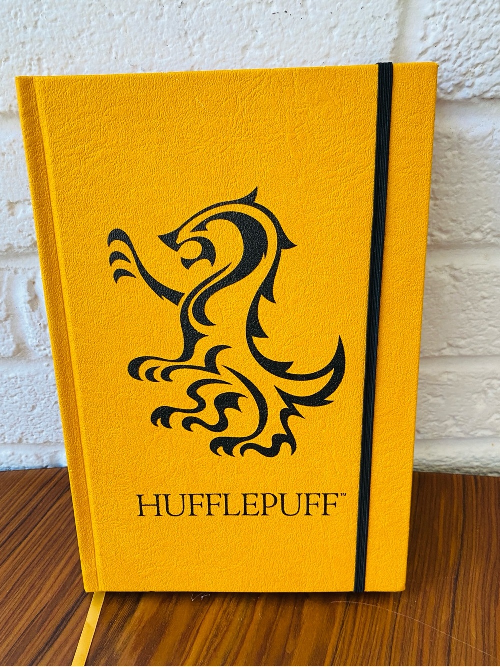 Universal Studios Harry Potter Hufflepuff Lined Journal w/ Elastic Writer Diary